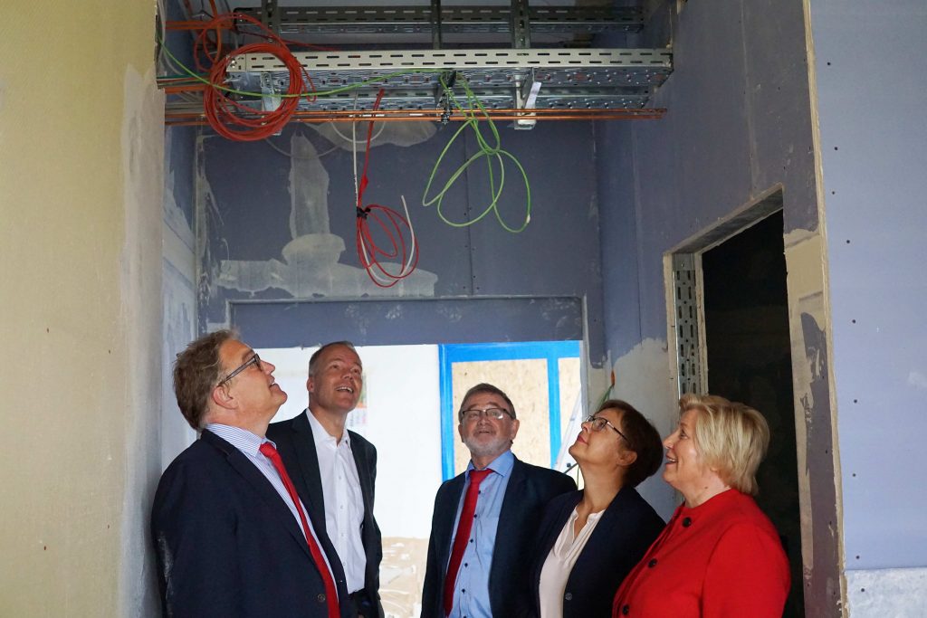 Zu Besuch im Agnes Karll Klinikum in Laatzen „Wir investieren, und der Standort ist sicher Zu Besuch im Agnes Karll Klinikum in Laatzen „Wir investieren, und der Standort ist sicher